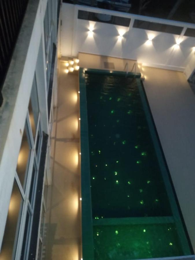 White Sand Villa - Beach Front ฮิกคาดูวา ภายนอก รูปภาพ