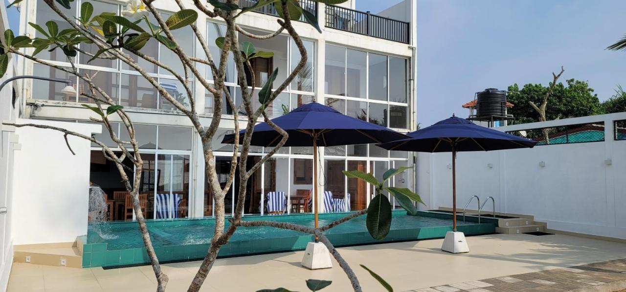White Sand Villa - Beach Front ฮิกคาดูวา ภายนอก รูปภาพ