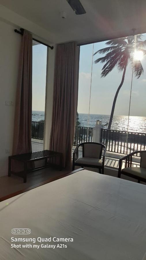 White Sand Villa - Beach Front ฮิกคาดูวา ภายนอก รูปภาพ