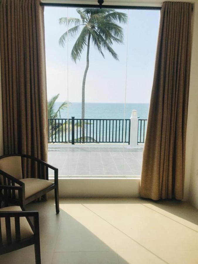 White Sand Villa - Beach Front ฮิกคาดูวา ภายนอก รูปภาพ