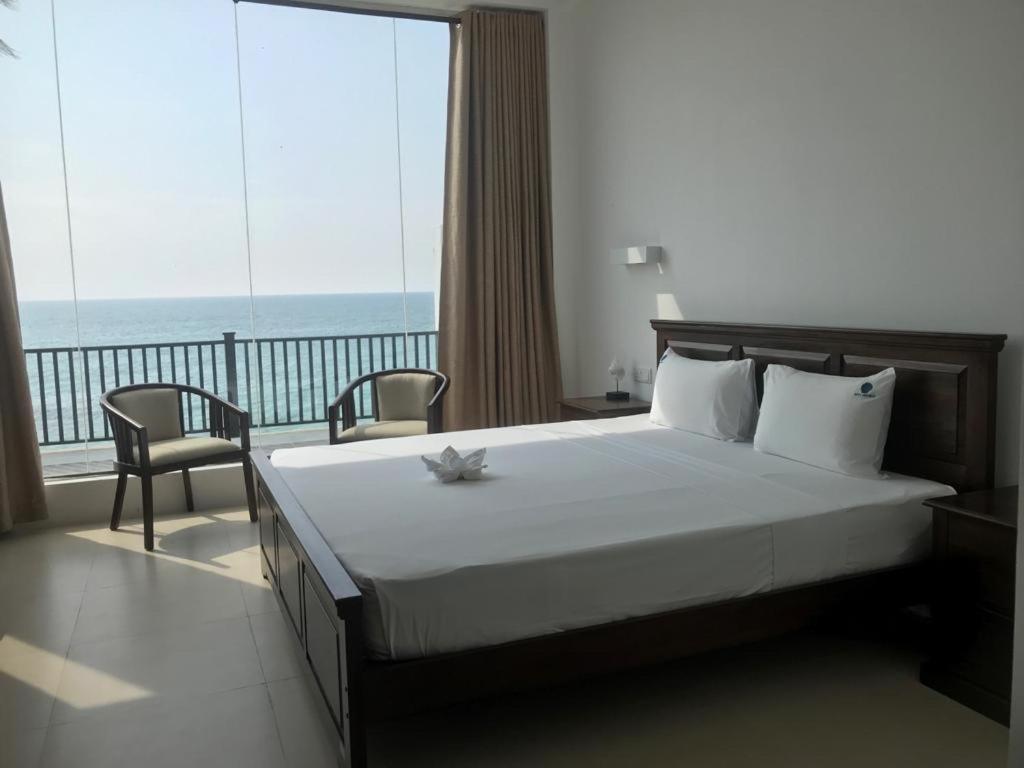 White Sand Villa - Beach Front ฮิกคาดูวา ภายนอก รูปภาพ