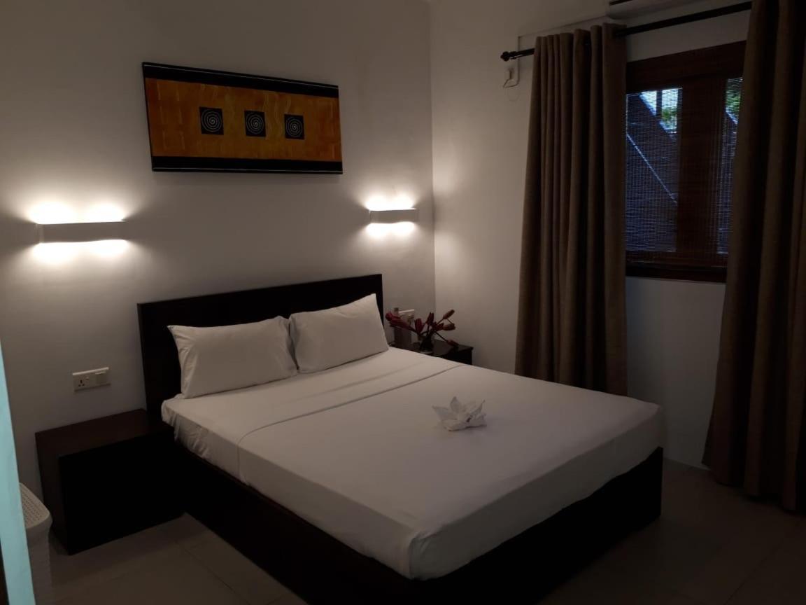 White Sand Villa - Beach Front ฮิกคาดูวา ภายนอก รูปภาพ