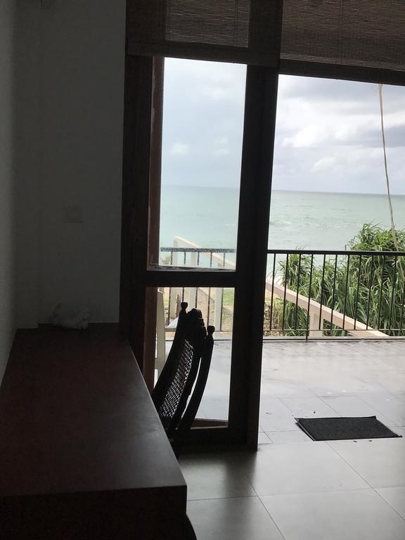 White Sand Villa - Beach Front ฮิกคาดูวา ภายนอก รูปภาพ