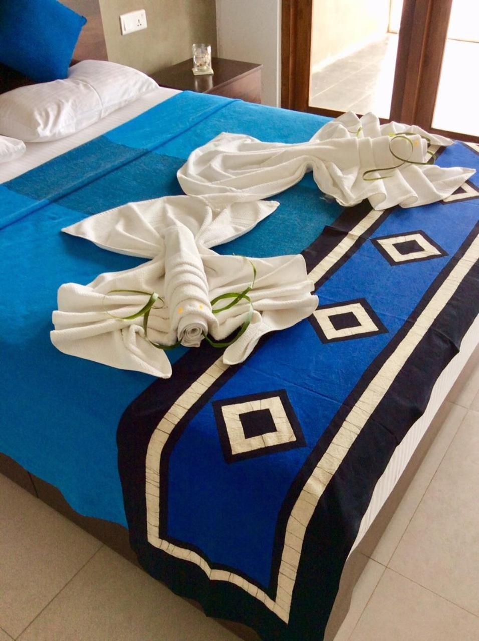 White Sand Villa - Beach Front ฮิกคาดูวา ภายนอก รูปภาพ