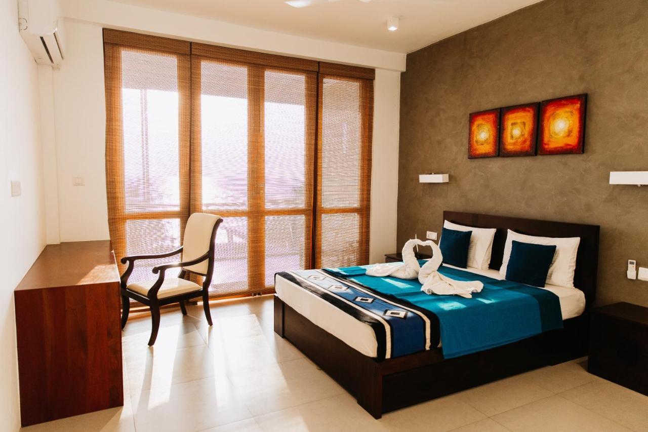 White Sand Villa - Beach Front ฮิกคาดูวา ภายนอก รูปภาพ